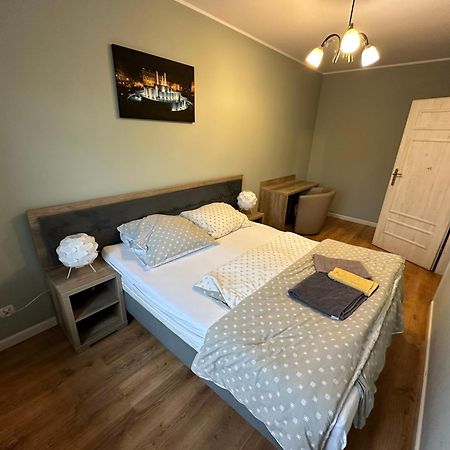 Apartament Kleopatra Гнезно Екстер'єр фото